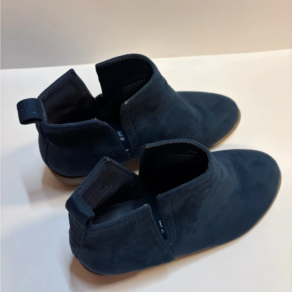 Journey Collection Women's Suede Navy Ankle Boots, Size 7